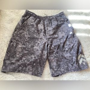 Lululemon x Barry's Pace Breaker Short S